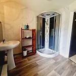 Gitedaval Le Petit Hangy Apartmán *